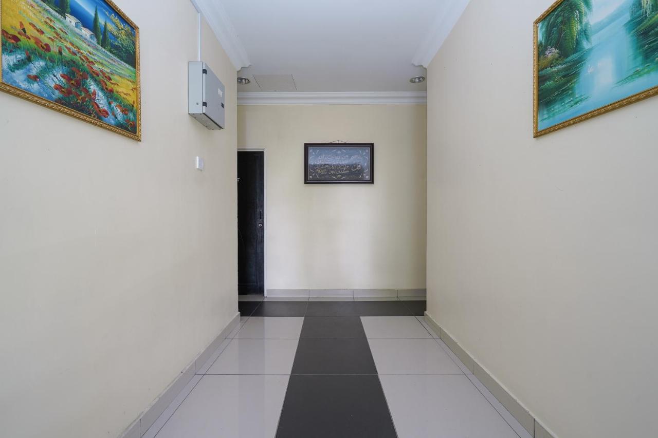 Oyo 90451 Bangi Moya Guesthouse Eksteriør bilde