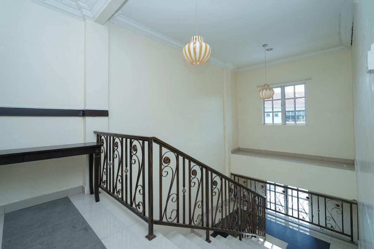 Oyo 90451 Bangi Moya Guesthouse Eksteriør bilde