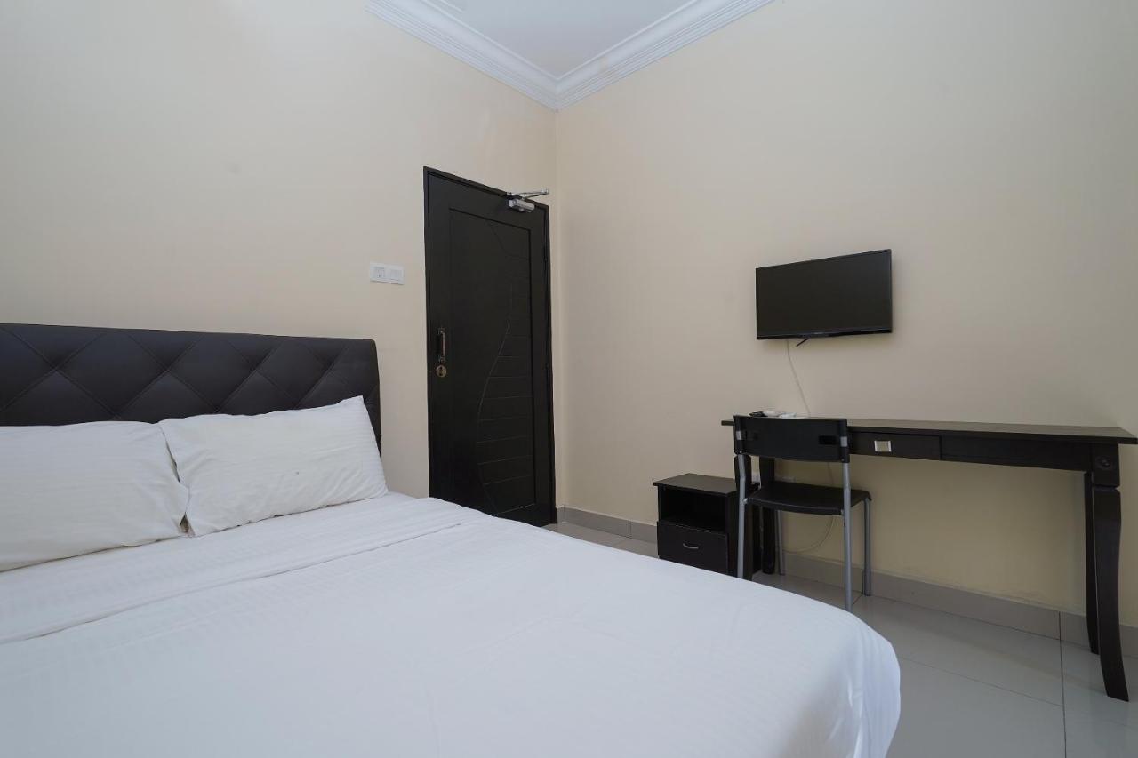 Oyo 90451 Bangi Moya Guesthouse Eksteriør bilde