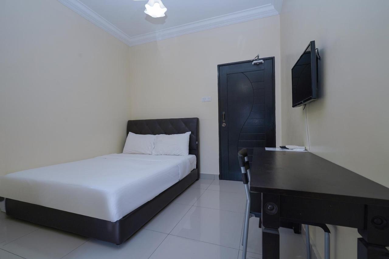 Oyo 90451 Bangi Moya Guesthouse Eksteriør bilde