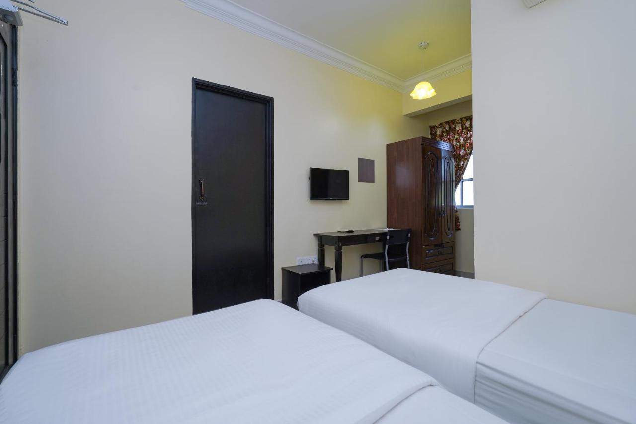 Oyo 90451 Bangi Moya Guesthouse Eksteriør bilde