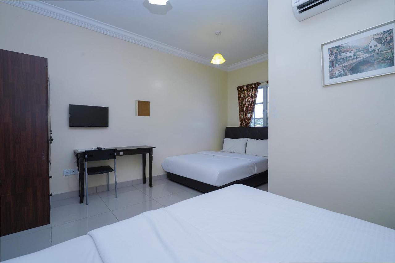 Oyo 90451 Bangi Moya Guesthouse Eksteriør bilde